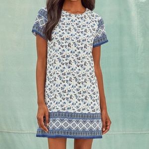Lulu’s NWT Let’s Travel The World White Floral Print Shift Dress 💙